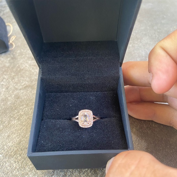 Selling jewelry desiner cloths - Picture 9 of 13